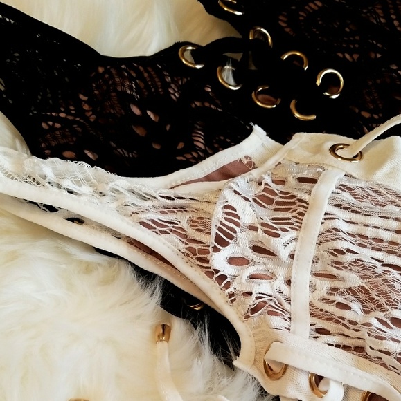 Last Large • Lace Up Bodysuit - Picture 5 of 5